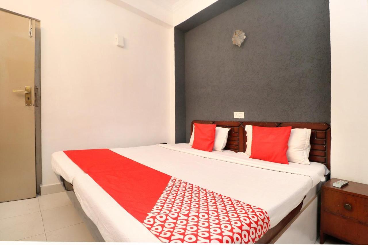Oyo 16098 Hotel Amrit Jalandhar Exterior foto