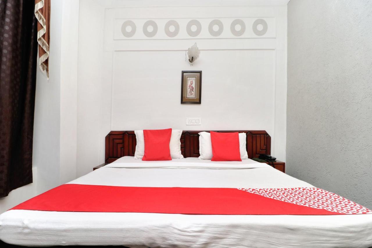 Oyo 16098 Hotel Amrit Jalandhar Exterior foto