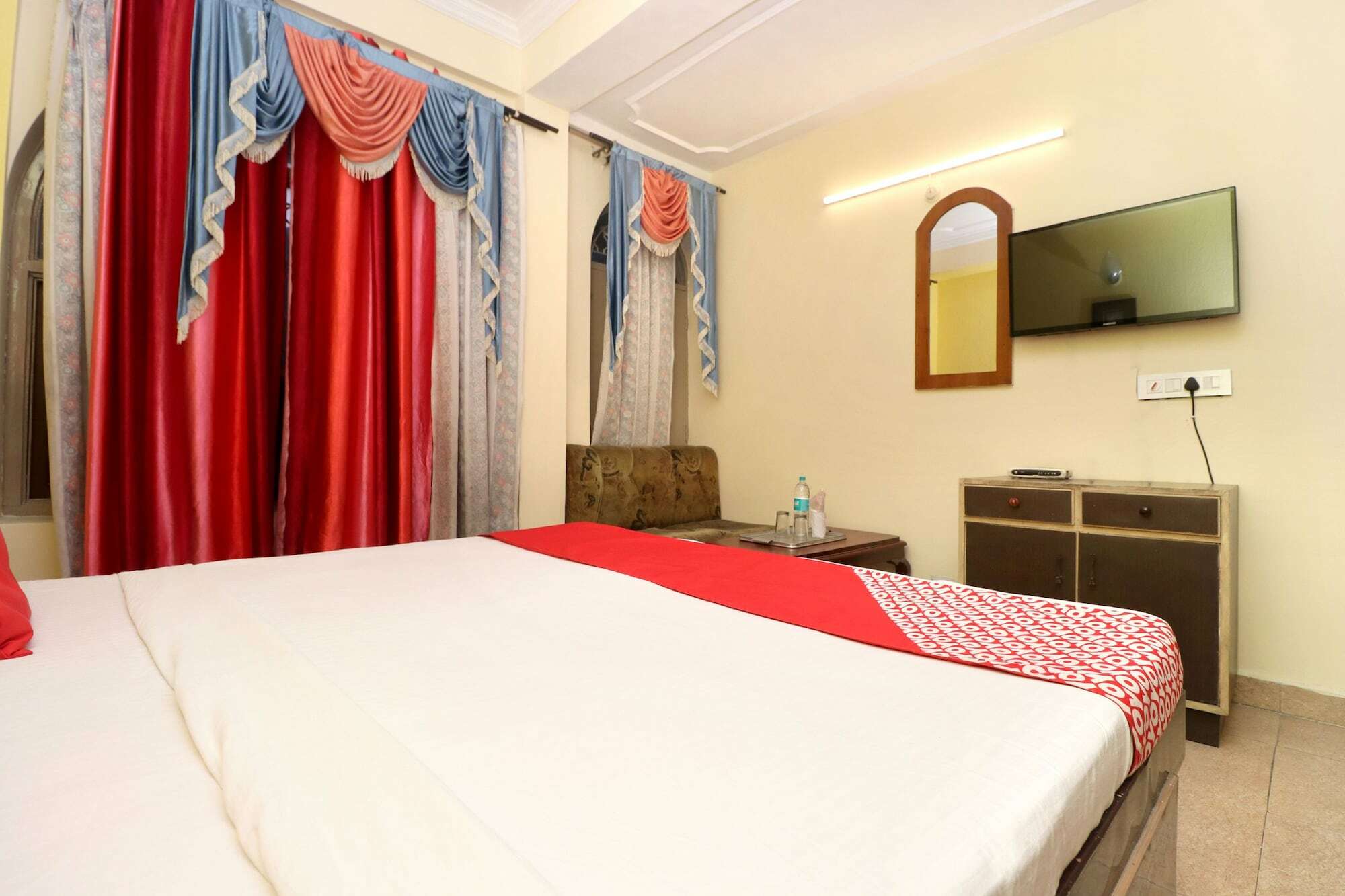 Oyo 16098 Hotel Amrit Jalandhar Exterior foto