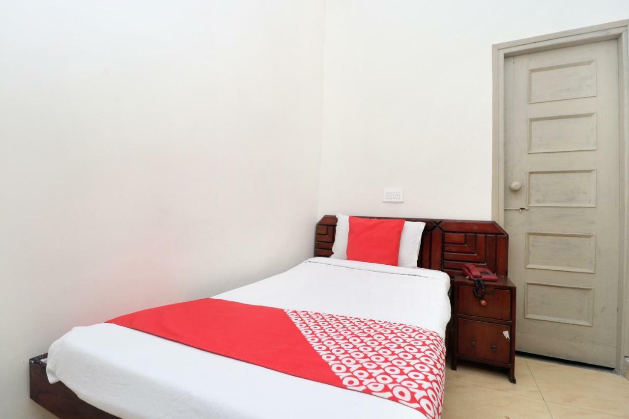 Oyo 16098 Hotel Amrit Jalandhar Exterior foto