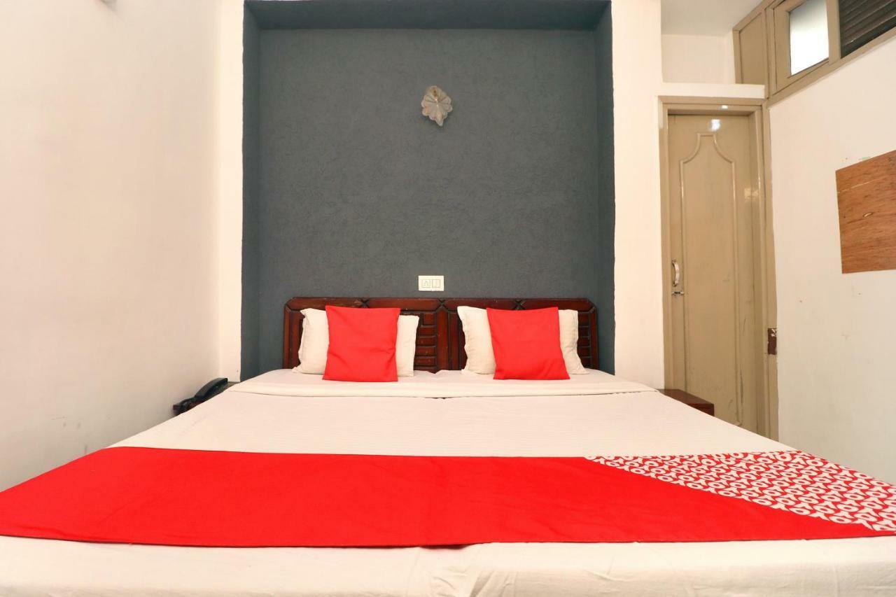 Oyo 16098 Hotel Amrit Jalandhar Exterior foto
